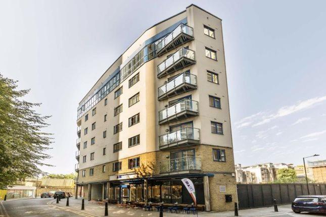 Red Naxela Canary Wharf Apartments London Exterior photo